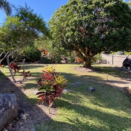 J & Ella'S Holiday House - 2 Bedroom Stays Cooktown Buitenkant foto