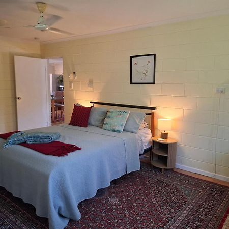 J & Ella'S Holiday House - 2 Bedroom, 2 Bathroom Home Cooktown Buitenkant foto