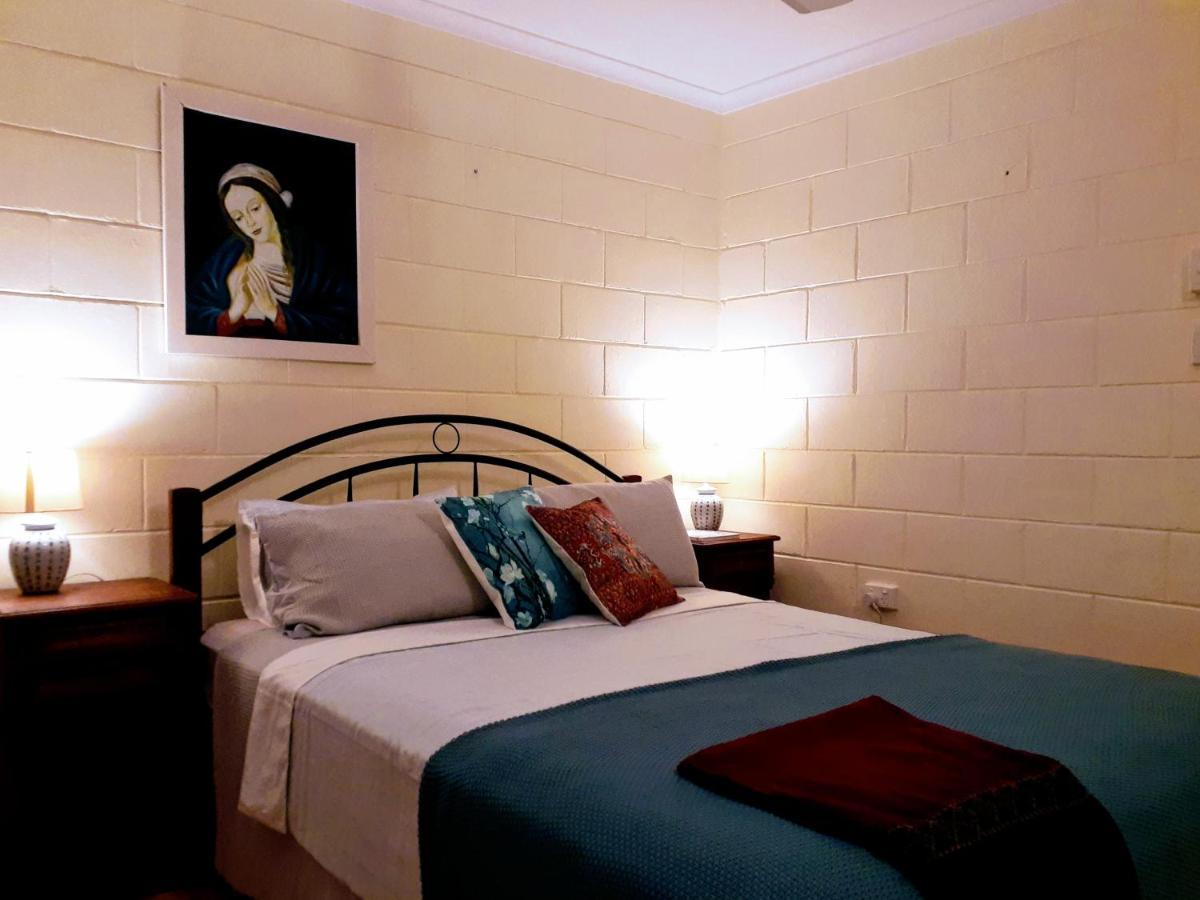 J & Ella'S Holiday House - 2 Bedroom, 2 Bathroom Home Cooktown Buitenkant foto