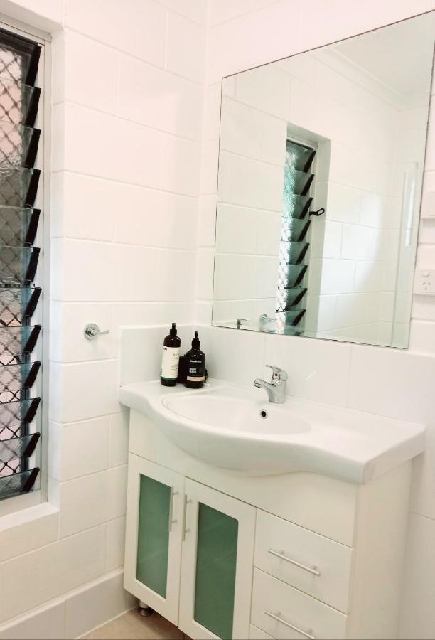 J & Ella'S Holiday House - 2 Bedroom, 2 Bathroom Home Cooktown Buitenkant foto