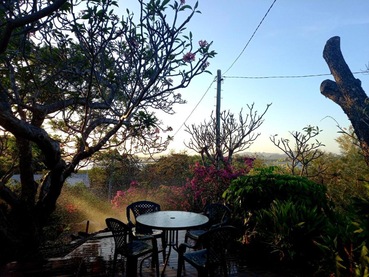 J & Ella'S Holiday House - 2 Bedroom, 2 Bathroom Home Cooktown Buitenkant foto