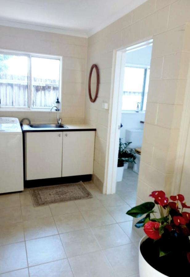 J & Ella'S Holiday House - 2 Bedroom, 2 Bathroom Home Cooktown Buitenkant foto