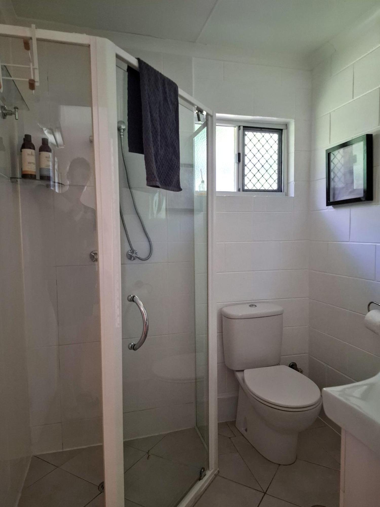 J & Ella'S Holiday House - 2 Bedroom, 2 Bathroom Home Cooktown Buitenkant foto