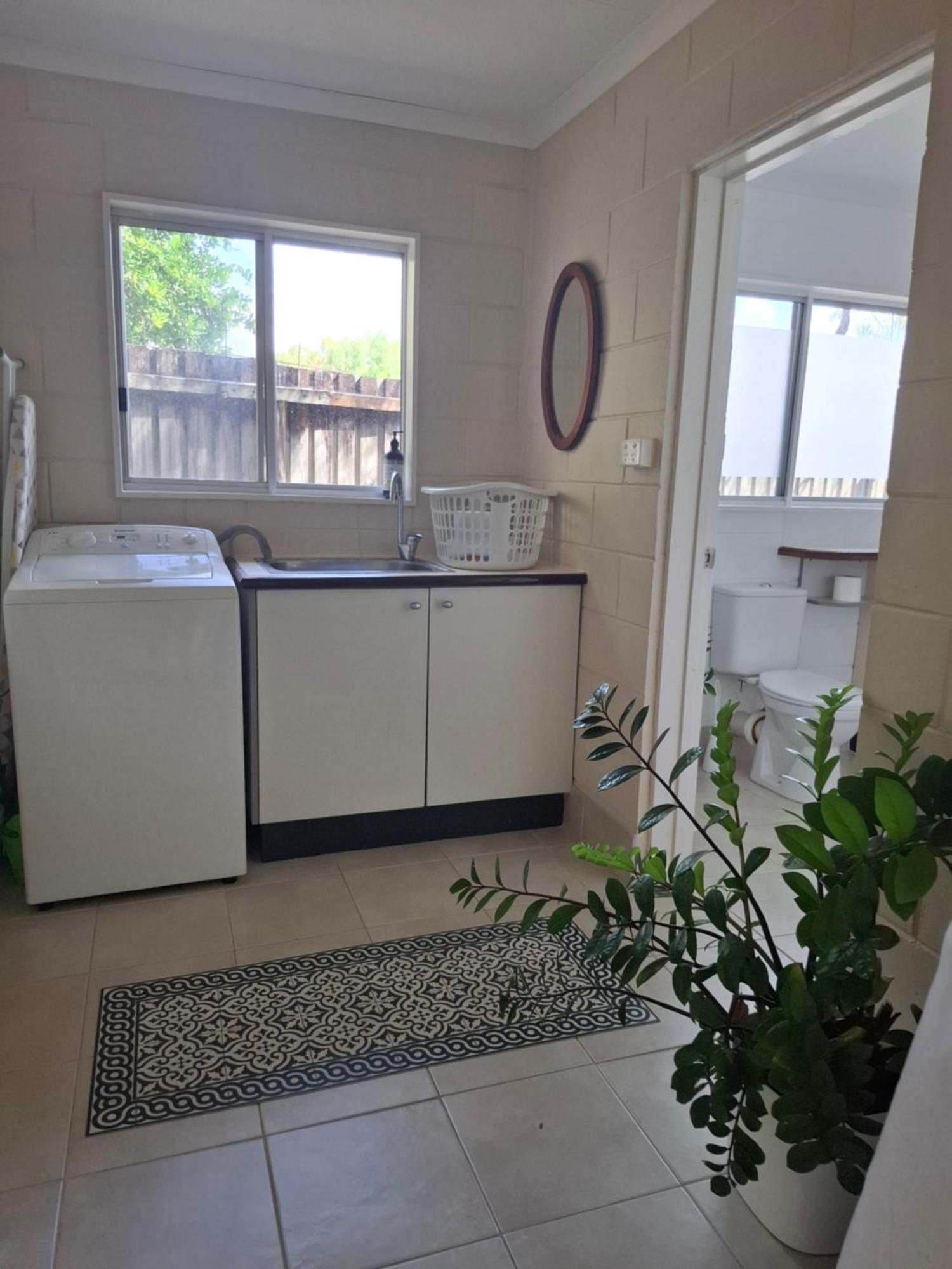 J & Ella'S Holiday House - 2 Bedroom, 2 Bathroom Home Cooktown Buitenkant foto